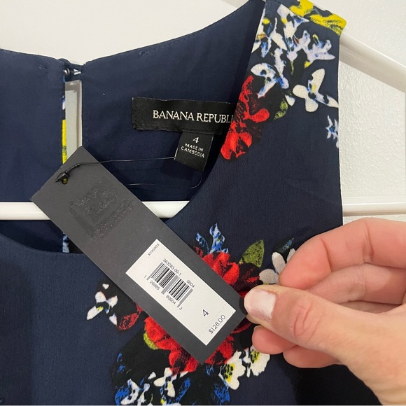 Banana Republic- NWT, Navy floral fit and flare - Picture 3 of 5
